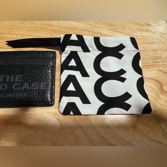 NWOT Marc Jacob’s Black Leather Card Case - Picture 2 of 7